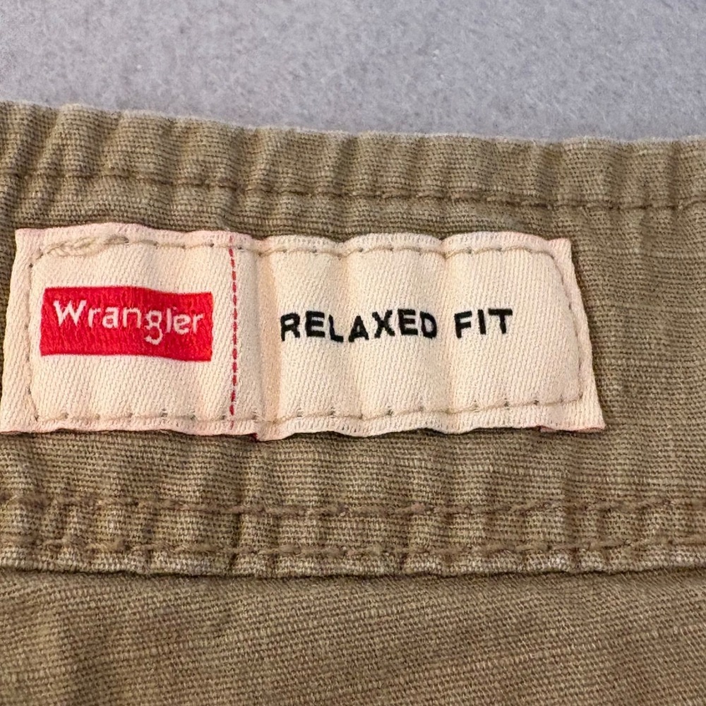 Wrangler Relaxed Fit Cargo Shorts Mens Size 40 Tan Cotton Spandex Pockets Casual - Picture 7 of 12